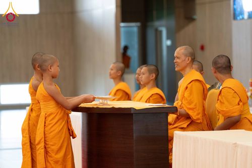 ภาพ No.161697:พิธีถวายทุนการศึกษา ภาษาต่างประเทศแด่สามเณร วันสามเณรอินเตอร์ วันเสาร์ที่ 5 ตุลาคม พ.ศ. 2567 ณ ค่ายจองแชมป์ หมู่กุฏิสามเณรเปรียญธรรม วัดพระธรรมกาย จ.ปทุมธานี