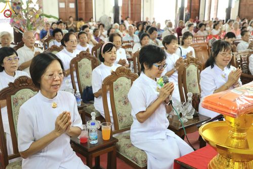 ภาพ No.171182:พิธีทอดกฐิน ณ วัดดาวดึงษ์ อ.อัมพวา จ.สมุทรสงคราม ในโครงการกฐินสามัคคีทั่วไทย 30,000 วัด บูชาธรรม 80 ปี หลวงพ่อธัมมชโย โดยคณะศิษยานุศิษย์วัดพระธรรมกาย วันที่ 27 ตุลาคม พ.ศ. 2567