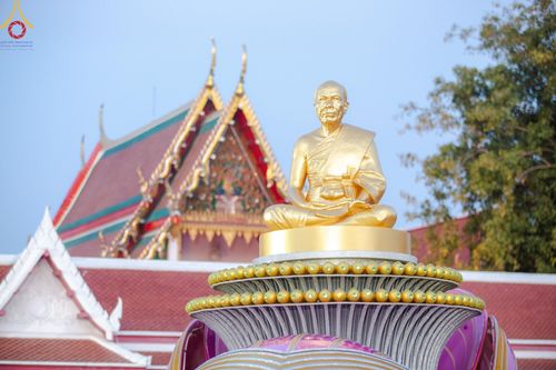 ภาพ No.194139:พระธรรมยาตราปฏิบัติธรรม และถ่ายภาพหมู่ประวัติศาสตร์ ณ วัดสองพี่น้อง ต.ต้นตาล อ.สองพี่น้อง จ.สุพรรณบุรี ในโครงการธรรมยาตรา กตัญญูบูชา มหาปูชนียาจารย์ พระมงคลเทพมุนี(สด จนฺทสโร) พระผู้ปราบมาร อนุสรณ์สถาน 7 แห่ง ปีที่ 13 วันที่ 12 มกราคม พ.ศ. 2568