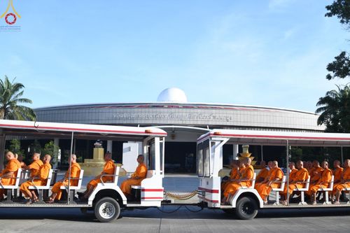 ภาพ No.162092:พิธีถวายภัตตาหารเมนูสวรรค์ เนื่องในวันออกพรรษา (ขึ้น 15 ค่ำ เดือน 11) วันพฤหัสบดีที่ 17 ตุลาคม พ.ศ. 2567 ณ หอฉันคุณยายอาจารย์ฯ วัดพระธรรมกาย