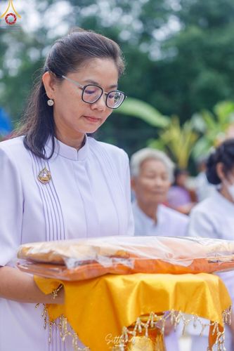 ภาพ No.166206:พิธีทอดกฐิน ณ วัดเจริญธรรมนิมิตร จ.ราชบุรี ในโครงการกฐินสามัคคีทั่วไทย 30,000 วัด บูชาธรรม 80 ปี หลวงพ่อธัมมชโย โดยคณะศิษยานุศิษย์วัดพระธรรมกาย วันที่ 20 ตุลาคม พ.ศ. 2567