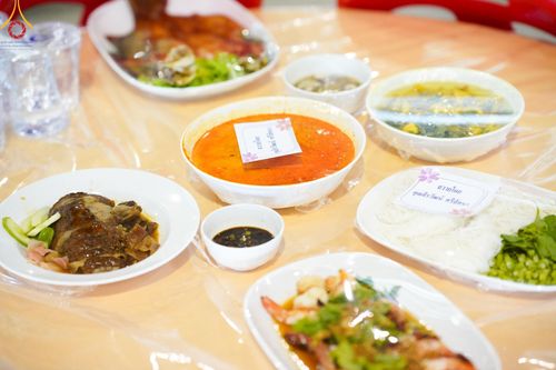 ภาพ No.160990:พิธีถวายภัตตาหารเมนูสวรรค์ ในพรรษาแห่งการเข้าถึงธรรม วันที่ 10 ตุลาคม พ.ศ. 2567 ณ สภาธรรมกายสากล วัดพระธรรมกาย