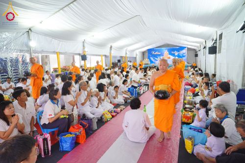 ภาพ No.168039:พิธีทอดกฐิน วัดพระธรรมกายกัวลาลัมเปอร์ ประเทศมาเลเซีย วันที่ 20 ตุลาคม พ.ศ. 2567