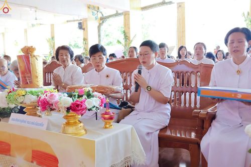 ภาพ No.265554:วันที่ 25 ตุลาคม พ.ศ. 2568 พิธีทอดกฐินสามัคคีทั่วไทย ณ วัดบางพึ่ง อ.พระประแดง จ.สมุทรปราการ โดยคณะศิษยานุศิษย์ บูชาธรรม 81 ปี หลวงพ่อธัมมชโย