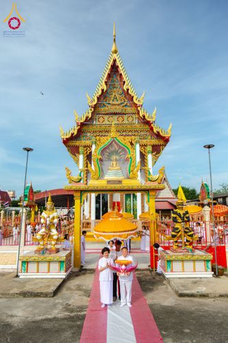 ภาพ No.170694:พิธีทอดกฐิน ณ วัดมงคลพุการาม ปทุมธานี ในโครงการกฐินสามัคคีทั่วไทย 30,000 วัด บูชาธรรม 80 ปี หลวงพ่อธัมมชโย โดยคณะศิษยานุศิษย์วัดพระธรรมกาย วันที่ 27 ตุลาคม พ.ศ. 2567