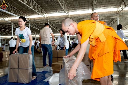 ภาพ No.218582:วันพฤหัสบดีที่ 17 เมษายน พ.ศ. 2568 การเตรียมงานในลานธรรม , สภาธรรมกายสากล , วิหารคด  เพื่องานวันคุ้มครองโลก 22 เมษายน พ.ศ. 2568