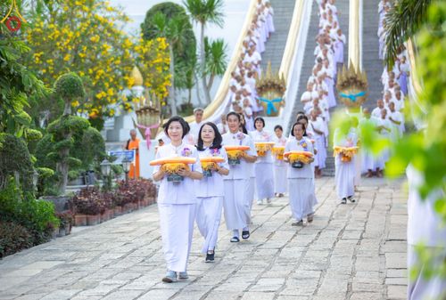 ภาพ No.216328:วันเสาร์ที่ 5 เมษายน พ.ศ. 2568 พิธีขอบรรพชา พิธีขอสรณคมน์และศีล พิธีขอนิสสัย พิธีถวายบาตร ในโครงการบรรพชาสามเณรฟื้นฟูพระพุทธศาสนาทั่วไทย  ณ วัดพระพุทธบาท ราชวรมหาวิหาร ต.ขุนโขลน อ.พระพุทธบาท จ.สระบุรี