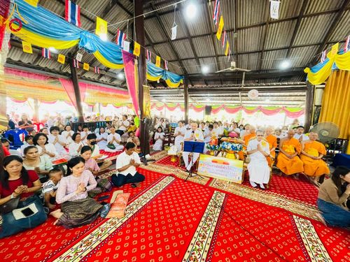 ภาพ No.182009:พิธีทอดกฐิน ณ วัดบ้านพร้าวใน จ.ปทุมธานี ในโครงการทอดกฐินสามัคคีทั่วไทย 30,000 วัด บูชาธรรม 80 ปี หลวงพ่อธัมมชโย โดยคณะศิษยานุศิษย์วัดพระธรรมกาย วันที่ 2 พฤศจิกายน พ.ศ. 2567