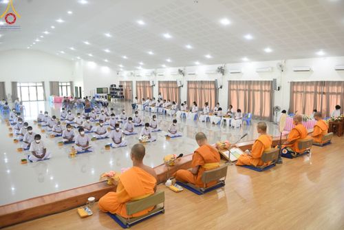 ภาพ No.101001:พิธีตัดปอยผมและปลงผมธรรมทายาท โครงการอุปสมบทบูชาธรรมมหาปูชนียาจารย์ พ.ศ. 2566 ณ ศูนย์อบรมจังหวัดสระบุรี วันเสาร์ที่ 2 ธันวาคม พ.ศ. 2566