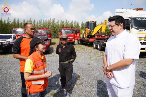 ภาพ No.159619:ฟื้นฟูเชียงราย! ปทุมธานีส่งเครื่องจักรกลสาธารณภัยลงพื้นที่อุทกภัยเร่งช่วยเหลือประชาชน วันที่ 29 กันยายน พ.ศ. 2567 ณ ลานจอดรถ P2 วัดพระธรรมกาย อ.คลองหลวง จ.ปทุมธานี