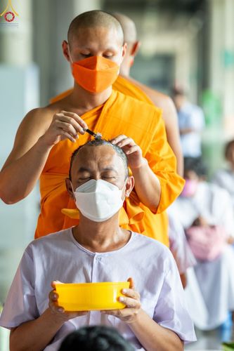 ภาพ No.87026:พิธีตัดปอยผมและปลงผมนาคธรรมทายาท ในโครงการอุปสมบทหมู่บูชาธรรม 106 ปี วันครูผู้ค้นพบวิชชาธรรมกาย ในวันอาทิตย์ที่ 3 กันยายน พ.ศ. 2566 ณ วัดพระธรรมกาย