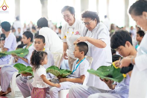 ภาพ No.132821:พิธีตัดปอยผม โครงการสามเณรฟื้นฟูพระพุทธศาสนาทั่วไทย ณ มหารัตนวิหารคด26 วัดพระธรรมกาย วันอาทิตย์ที่ 31 มีนาคม พ.ศ. 2567
