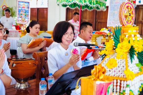 ภาพ No.171096:พิธีทอดกฐิน ณ วัดหอมศีล อ.บางบ่อ สมุทรปราการ ในโครงการกฐินสามัคคีทั่วไทย 30,000 วัด บูชาธรรม 80 ปี หลวงพ่อธัมมชโย โดยคณะศิษยานุศิษย์วัดพระธรรมกาย วันที่ 27 ตุลาคม พ.ศ. 2567