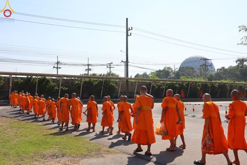 ภาพ No.177332:พิธีถวายภัตตาหารเมนูสวรรค์ และพิธีบุพเปตพลี ครั้งที่ 158 ร่วมอุทิศบุญแด่หมู่ญาติที่ล่วงลับไปแล้ว และสืบทอดอายุพระพุทธศาสนา ณ วัดพระธรรมกาย วันที่ 30 พฤศจิกายน พ.ศ.2567 (วันพระ แรม 15 ค่ำ เดือน 12)