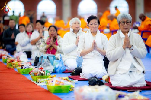 ภาพ No.210156:วันพฤหัสบดีที่ 6 มีนาคม พ.ศ. 2568 ตักบาตรฉลองสามเณรใหม่ โครงการบรรพชาสามเณรท้องถิ่นชาวเนปาล 500 รูป ณ ลุมพินี ประเทศเนปาล