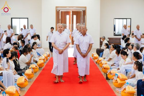 ภาพ No.181442:พิธีบรรพชาอุปสมบท ณ วัดบ้านอ่าง ต.อ่างคีรี อ.มะขาม จ.จันทบุรี วันที่ 6 ธันวาคม พ.ศ. 2567 ในโครงการอุปสมบทหมู่ บูชาธรรมมหาปูชนียาจารย์ ปี 2567 โดยทีมงานลูกพระธัมฯ ศูนย์ปฏิบัติธรรมจันทบุรี จ.จันทบุรี