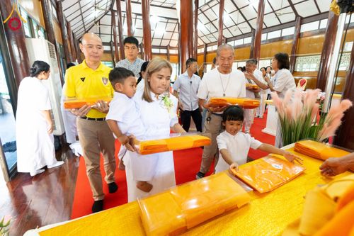 ภาพ No.161284:พิธีบำเพ็ญกุศลอุทิศถวายแด่ พระเดชพระคุณพระพรหมโมลี (อดีตเจ้าคณะจังหวัดสิงห์บุรี) , อดีตเจ้าอาวาสทุกรูป และ พิธีทอดผ้าป่าบำรุงวัด บำรุงโรงเรียน  ณ วัดกลางธนรินทร์ ต.บ้านแป้ง อ.พรหมบุรี จ.สิงห์บุรี วันเสาร์ที่ 5 ตุลาคม พ.ศ. 2567