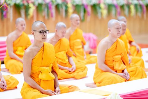 ภาพ No.145196:พิธีถวายผ้าอาบน้ำฝนและประทีปโคมไฟ ณ สภาธรรมกายสากล วัดพระธรรมกาย วันเสาร์ที่ 20 กรกฎาคม พ.ศ. 2567