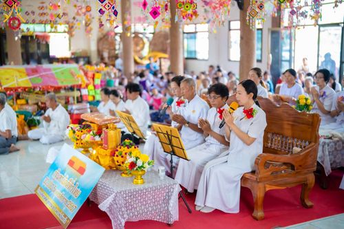 ภาพ No.182070:พิธีทอดกฐิน ณ วัดบ้านหนองแวงสามัคคี ต.ตลาดไทร อ.ชุมพวง จ.นครราชสีมา ในโครงการทอดกฐินสามัคคีทั่วไทย 30,000 วัด บูชาธรรม 80 ปี หลวงพ่อธัมมชโย โดยคณะศิษยานุศิษย์วัดพระธรรมกาย วันที่ 7 พฤศจิกายน พ.ศ. 2567