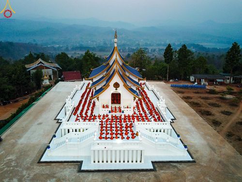 ภาพ No.62211:Photo Story  มหัศจรรย์วัดดงดินแดง Episode 4 กิจกรรมตักบาตรฉลองพระ-เณรกว่า 500 รูป