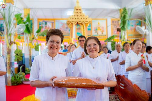 ภาพ No.262132:วันที่ 22 ตุลาคม พ.ศ. 2568 พิธีทอดกฐินสามัคคีทั่วไทย 30,000 วัด โดยคณะศิษยานุศิษย์ บูชาธรรม 81 ปี หลวงพ่อธัมมชโย ณ วัดราษฏร์ประดิษฐ์ อ.บัวใหญ่ จ.นครราชสีมา