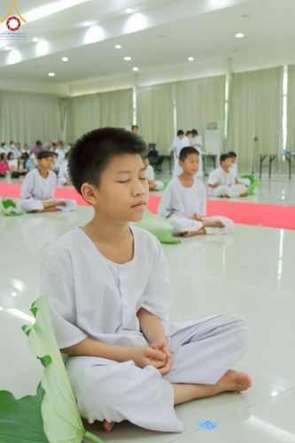 ภาพ No.216147:วันเสาร์ที่ 5 เมษายน พ.ศ. 2568 พิธีตัดปอยผม พิธีขอขมาผู้ปกครอง พิธีขอขมามอบผ้าไตร พิธีบรรพชา พิธีถวายบาตรสามเณร ณ ศูนย์ปฏิบัติธรรมและศูนย์อบรมเยาวชนเพชรบุรี ต.ท่าแลง อ.ท่ายาง จ.เพชรบุรี