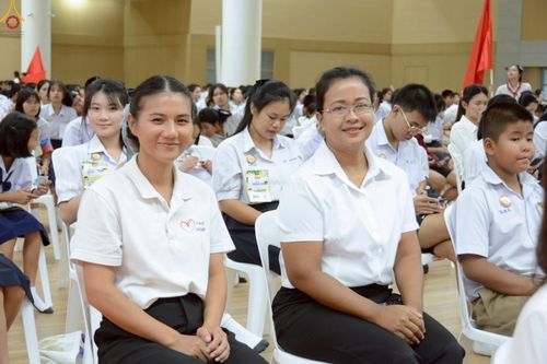 ภาพ No.245877:วันเสาร์ที่ 13 กันยายน พ.ศ. 2568 พิธีมอบผ้าไตรประธานกฐินสัมฤทธิ์เด็กดี V-Star ณ สภาธรรมกายสากล วัดพระธรรมกาย