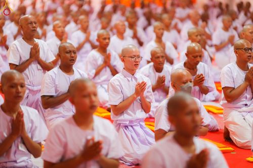 ภาพ No.103218:พิธีบรรพชา พิธีขอศีลและนิสัย ธรรมทายาทชาวอินโดนีเซียกว่า 1,000 คน ณ มหาเจดีย์บุโรพุทโธ ประเทศอินโดนีเซีย ในวันที่ 19 ธันวาคม พ.ศ. 2566