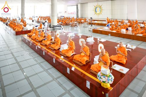 ภาพ No.226488:วันที่ 26 พฤษภาคม พ.ศ. 2568 พิธีบุพเปตพลี ครั้งที่ 164 ร่วมอุทิศบุญแด่หมู่ญาติที่ล่วงลับไปแล้ว และสืบทอดอายุพระพุทธศาสนา ณ หอฉันคุณยายอาจารย์ฯ วัดพระธรรมกาย