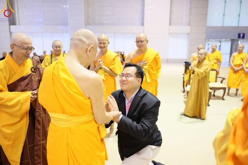 ภาพ No.124600:พิธีมอบโล่วัชรเกียรติยศ โครงการตอบปัญหาศีลธรรมเพื่อสันติภาพโลก (World-PEC) ต่างประเทศ ครั้งที่ 17 ณ ห้องแก้วสารพัดนึก 1 วัดพระธรรมกาย ในวันมาฆบูชา เสาร์ที่ 24 กุมภาพันธ์ พ.ศ. 2567