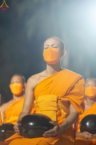 ภาพ No.107336:พิธีตักบาตรพระธรรมยาตราฯ ในโครงการธรรมยาตรากตัญญูบูชา มหาปูชนียาจารย์ พระมงคลเทพมุนี(สด จนฺทสโร) พระผู้ปราบมาร ปีที่ 12 ณ อนุสรณ์สถานมหาวิหารพระมงคลเทพมุนี อ.สองพี่น้อง จ.สุพรรณบุรี วันที่ 7 มกราคม พ.ศ. 2567