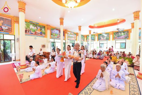 ภาพ No.174580:พิธีทอดกฐิน ณ วัดเวฬุวนาราม กาฬสินธุ์ ในโครงการกฐินสามัคคีทั่วไทย 30,000 วัด บูชาธรรม 80 ปี หลวงพ่อธัมมชโย โดยคณะศิษยานุศิษย์วัดพระธรรมกาย วันที่ 30 ตุลาคม พ.ศ. 2567