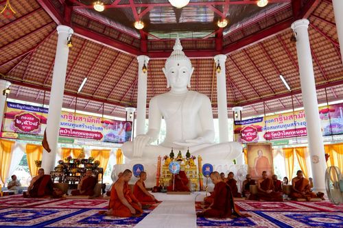 ภาพ No.253132:วันที่ 12 ตุลาคม พ.ศ. 2568 พิธีทอดกฐินสามัคคีทั่วไทย 30,000 วัด โดยคณะศิษยานุศิษย์ บูชาธรรม 81 ปี หลวงพ่อธัมมชโย ณ วัดป่าบ้านโคกหนองแซง จ.อุดรธานี