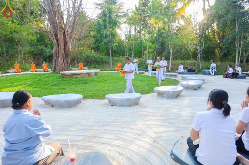 ภาพ No.180342:พิธีตัดปอยผม ปลงผม นาคธรรมทายาท ในโครงการบรรพชาอุปสมบทหมู่ บูชาธรรมมหาปูชนียาจารย์ 2567  วันที่ 4 ธันวาคม พ.ศ. 2567 ณ ศูนย์ปฏิบัติธรรมแก้วภูเรือ จ.เลย