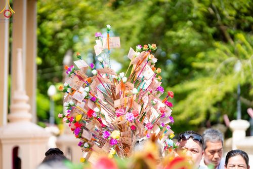 ภาพ No.170808:พิธีทอดกฐิน ณ วัดคูหาสวรรค์ จ.ราชบุรี ในโครงการกฐินสามัคคีทั่วไทย 30,000 วัด บูชาธรรม 80 ปี หลวงพ่อธัมมชโย โดยคณะศิษยานุศิษย์วัดพระธรรมกาย วันที่ 27 ตุลาคม พ.ศ. 2567