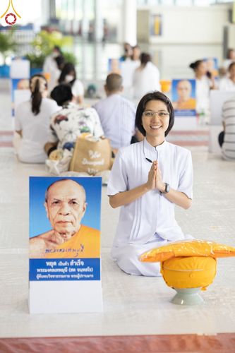 ภาพ No.133867:พิธีขอขมามอบผ้าไตร โครงการบรรพชาสามเณร ศูนย์อบรมวัดพระธรรมกาย ณ วัดพระธรรมกาย วันเสาร์ที่ 6 เมษายน พ.ศ. 2567
