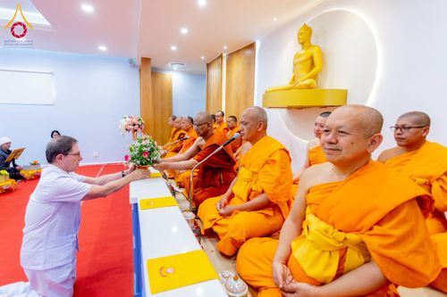 ภาพ No.233244:วันอาทิตย์ที่ 6 กรกฎาคม พ.ศ. 2568 พิธีถวายมหาสังฆทานแด่คณะสงฆ์ทั่วโลกและพิธีตักบาตรเนื่องในวันเข้าพรรษา  ณ วัดพุทธเคปทาวน์ ประเทศแอฟริกาใต้