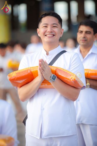ภาพ No.144048:พิธีบรรพชาอุปสมบทหมู่ พระธรรมทายาทนานาชาติ(ภาษาจีน) รุ่น 19 ณ วัดพระธรรมกาย จ.ปทุมธานี วันเสาร์ที่ 13 กรกฎาคม พ.ศ. 2567