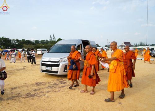 ภาพ No.129305:พิธีประดิษฐานพระบรมสารีริกธาตุ ณ มหารัตนะเจดีย์สิริปทุมสวรรค์ ศูนย์ปฏิบัติธรรมภาคใต้ อ.บางกล่ำ จ.สงขลา วันที่ 10 มีนาคม พ.ศ.2567