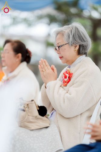 ภาพ No.220844:วันที่ 13 เมษายน พ.ศ. 2568 พิธีโปรยรัตนชาติปฐมเริ่มสถาปนาเจดีย์ และ พิธีเปิดหมู่บ้านปฏิบัติธรรม เพื่อการบรรลุธรรม ณ วัดป่าธรรมกายนานาชาติโทชิหงิ  ประเทศญี่ปุ่น