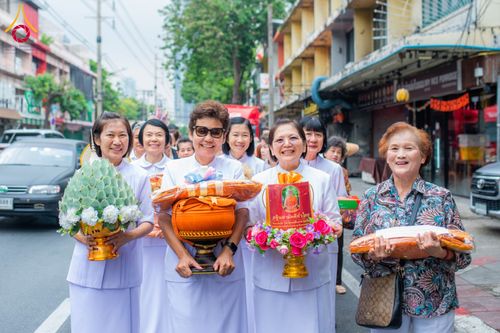 ภาพ No.178508:พิธีทอดกฐิน ณ วัดดวงแข แขวงรองเมือง เขตปทุมวัน กรุงเทพฯ ในโครงการทอดกฐินสามัคคีทั่วไทย 30,000 วัด บูชาธรรม 80 ปี หลวงพ่อธัมมชโย โดยคณะศิษยานุศิษย์วัดพระธรรมกาย วันที่ 15 พฤศจิกายน พ.ศ. 2567