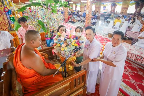 ภาพ No.169323:พิธีทอดกฐิน ณ วัดสุนทรประดิษฐ์ จ.พิษณุโลก ในโครงการกฐินสามัคคีทั่วไทย 30,000 วัด บูชาธรรม 80 ปี หลวงพ่อธัมมชโย โดยคณะศิษยานุศิษย์วัดพระธรรมกาย วันที่ 25 ตุลาคม พ.ศ. 2567