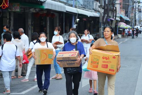 ภาพ No.85858:ตักบาตรพระนานาชาติ 10,000 รูป ใจกลางนครหาดใหญ่ จ.สงขลา วันอาทิตย์ที่ 20 สิงหาคม พ.ศ. 2566