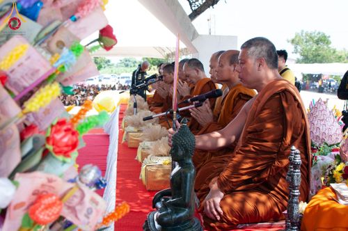 ภาพ No.176806:พิธีทอดกฐิน ณ วัดคลองตัน ต.วังน้ำเขียว อ.กำแพงแสน จ.นครปฐม ในโครงการทอดกฐินสามัคคีทั่วไทย 30,000 วัด บูชาธรรม 80 ปี หลวงพ่อธัมมชโย โดยคณะศิษยานุศิษย์วัดพระธรรมกาย วันที่ 12 พฤศจิกายน พ.ศ. 2567