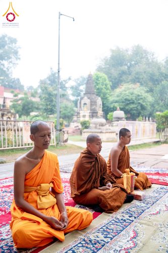 ภาพ No.176075:พิธีทอดผ้าป่าสมทบกฐิน ณ วัดพุทธคยา บานา วิหาร เมืองคยา รัฐพิหาร ประเทศอินเดีย โดยมูลนิธิธรรมกาย ในนามหลวงพ่อธัมมชโย  วันที่ 12 พฤศจิกายน พ.ศ. 2567