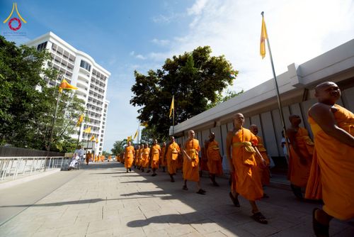 ภาพ No.233105:วันที่ 11 กรกฏาคม พ.ศ. 2568 พิธีอธิษฐานพรรษา ของคณะสงฆ์ ณ โบสถ์พระไตรปิฎก วัดพระธรรมกาย ต.คลองสาม อ.คลองหลวง จ.ปทุมธานี