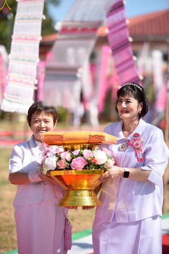 ภาพ No.262374:วันที่ 19 ตุลาคม พ.ศ. 2568 พิธีทอดกฐินสถาปนา แผ่นบันมงคลมหาเศรษฐี อาคาร 80 ปี หลวงพ่อธัมมชโย ในโครงการกฐินสามัคคีทั่วไทย 30,000 วัด บูชาธรรม 81 ปี หลวงพ่อธัมมชโย โดยคณะศิษยานุศิษย์วัดพระธรรมกาย ณ ศูนย์ปฏิบัติธรรมวิหารแดง ต.เจริญธรรม อ.วิหารแดง จ.สระบุรี