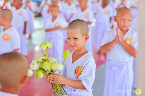 ภาพ No.135623:พิธีขอขมารับผ้าไตร , พิธีบรรพชา ในโครงการบรรพชาสามเณร ฟื้นฟูพระพุทธศาสนาทั่วไทย  ณ ศูนย์ปฏิบัติธรรมสวนผึ้ง จ.ราชบุรี วันที่ 4 เมษายน พ.ศ. 2567