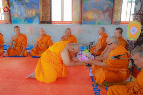 ภาพ No.181270:พิธีบรรพชาอุปสมบท ณ วัดบางโฉลงใน อ.บางพลี จ.สมุทรปราการ  วันที่ 7 ธันวาคม พ.ศ. 2567 ในโครงการอุปสมบทหมู่ บูชาธรรมมหาปูชนียาจารย์ ปี 2567 โดยทีมงานลูกพระธัมฯ  ศูนย์ปฏิบัติธรรมสมุทรปราการ