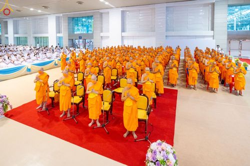 ภาพ No.88798:พิธีบูชาครูผู้ค้นพบวิชชาธรรมกาย วันศุกร์ที่ 29 กันยายน พ.ศ. 2566 วันเพ็ญขึ้น 15 ค่ำ เดือน 10 ณ วัดพระธรรมกาย